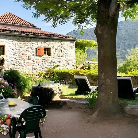 Maison Cosy Avec Vue Sur La Montagne A Dompnac, Cheminee
