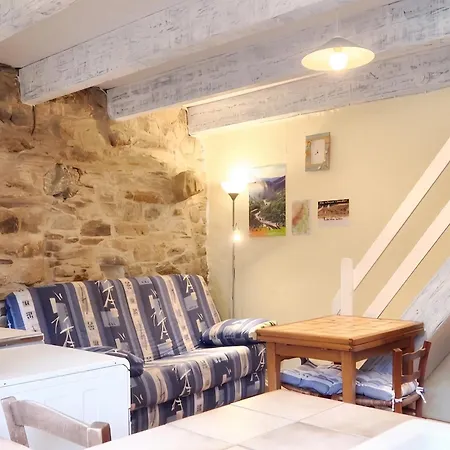 Feriehus Maison Cosy Avec Vue Sur La Montagne A Dompnac, Cheminee