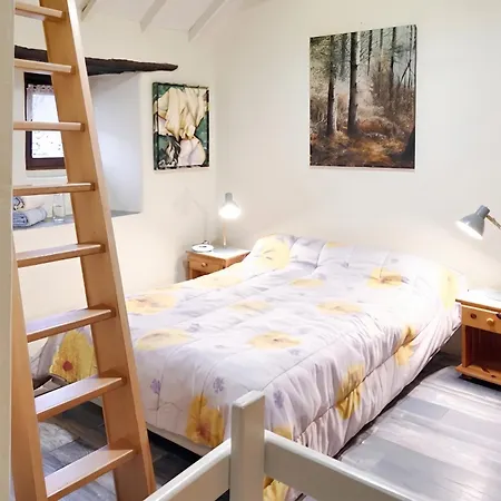 Maison Cosy Avec Vue Sur La Montagne A Dompnac, Cheminee *